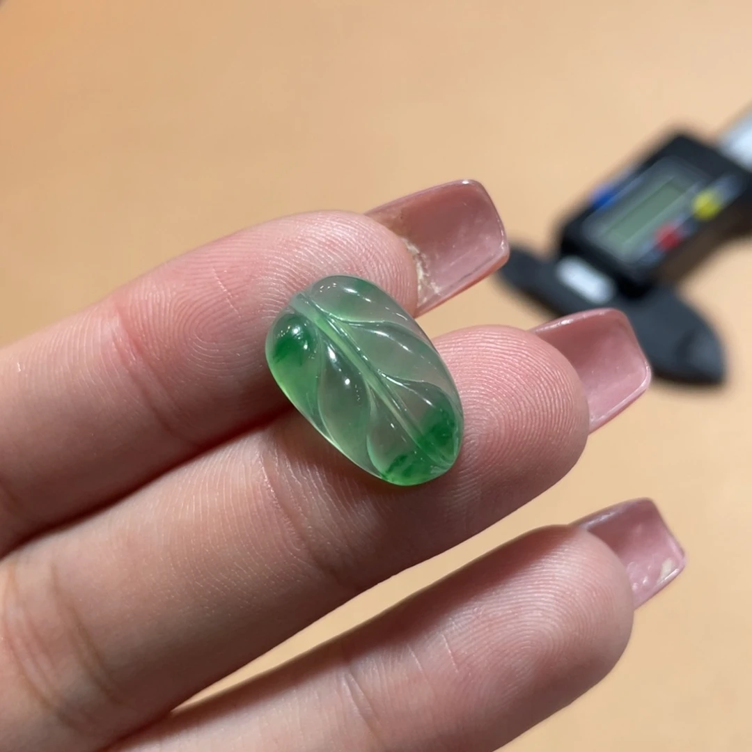 18K金镶嵌定制翡翠叶子