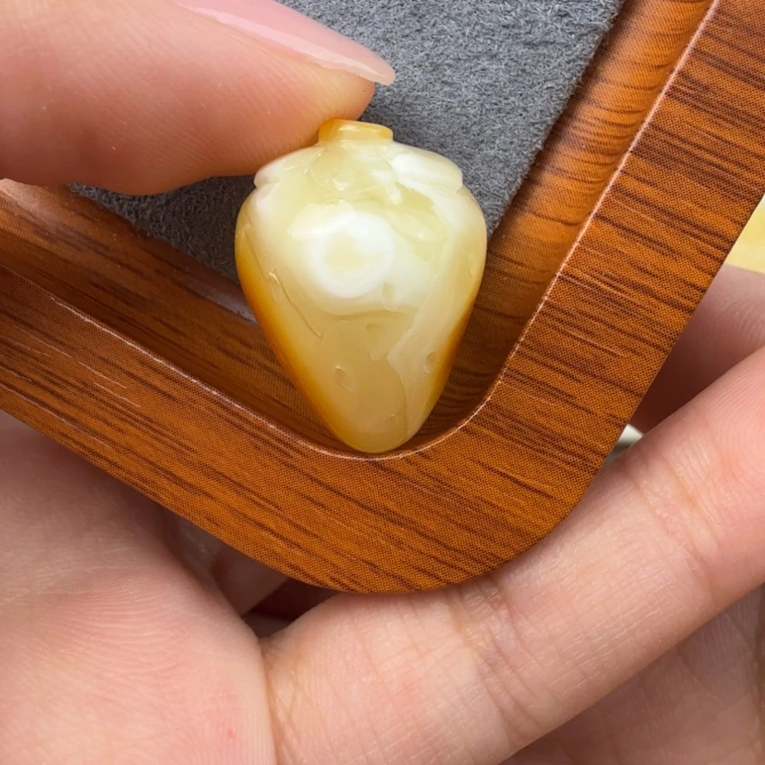 未镶嵌琥珀裸石3克