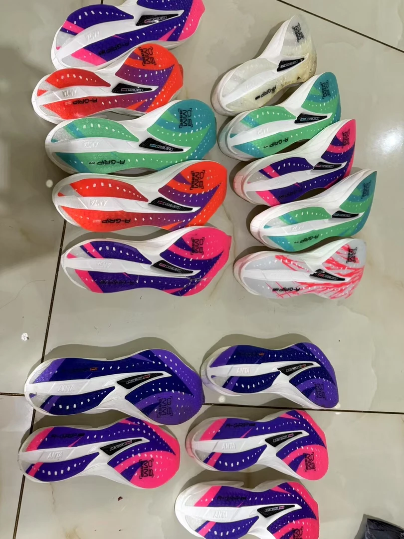 c2026pop原厂中底材料，带碳板无瑕疵数量大，先到先得，适合升级