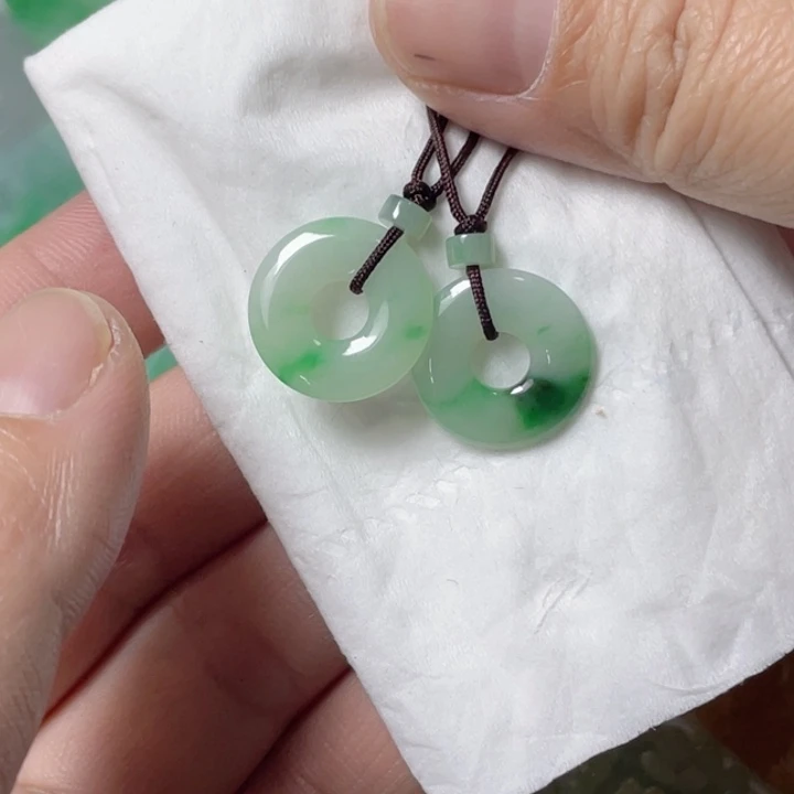 定制翡翠未镶嵌随行