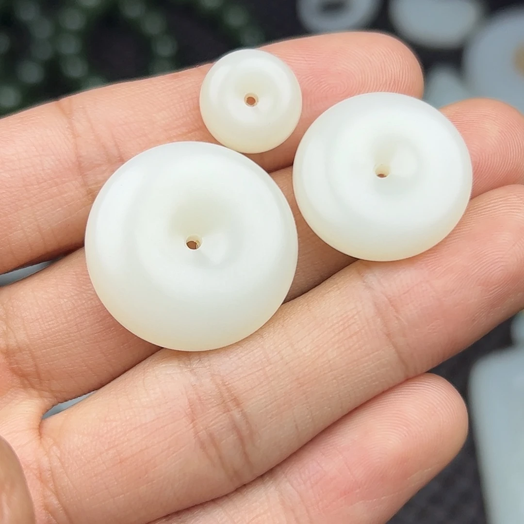 b***a和田玉未镶嵌挂件