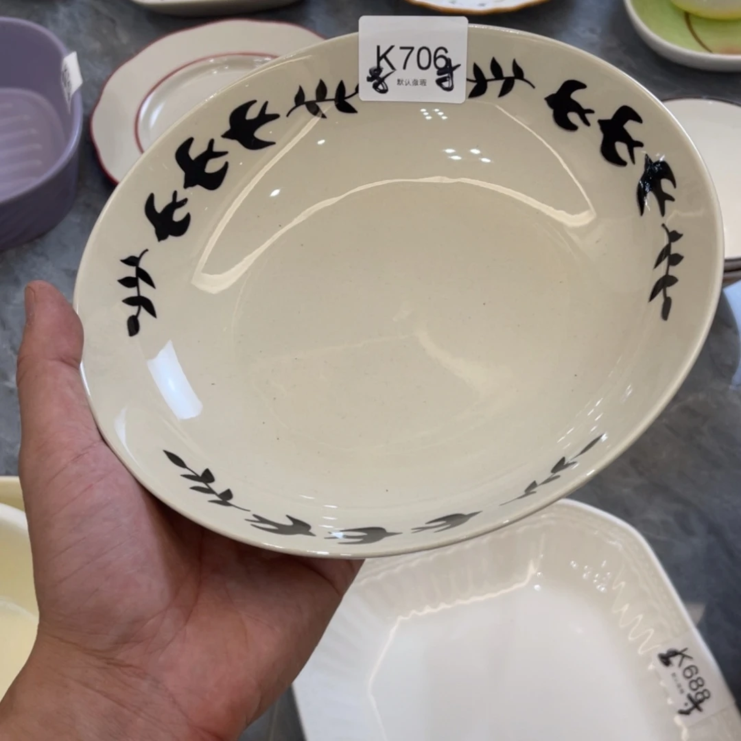 陶瓷微瑕餐具介意勿拍，满18飞！