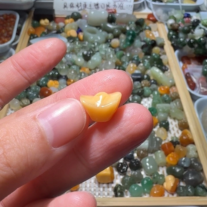 和田玉未镶嵌珠宝半成品