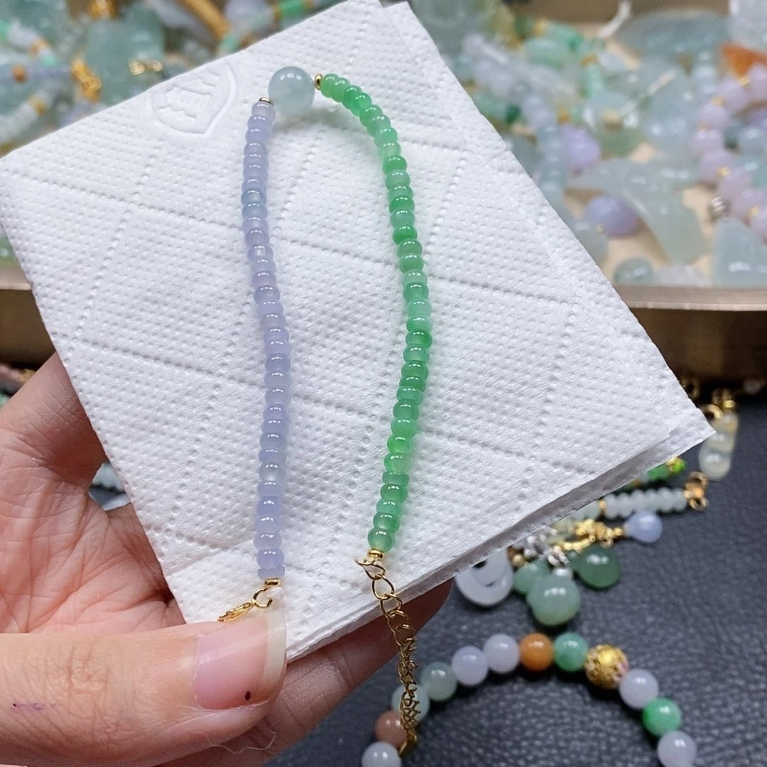 翡翠颈饰未镶嵌闪