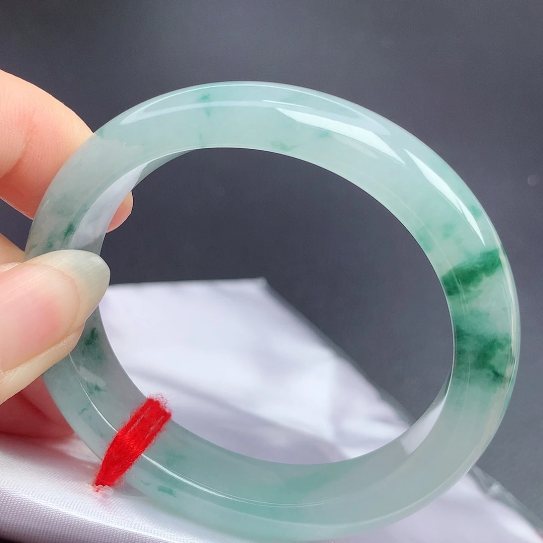 翡翠未镶嵌手镯（贵妃镯）52.7圈口