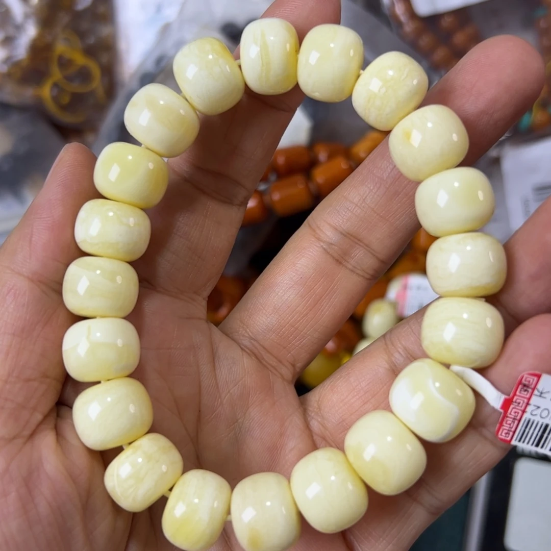 未镶嵌琥珀珠宝奇石777