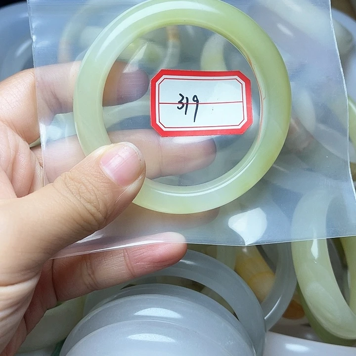 石英质玉手镯未镶嵌319