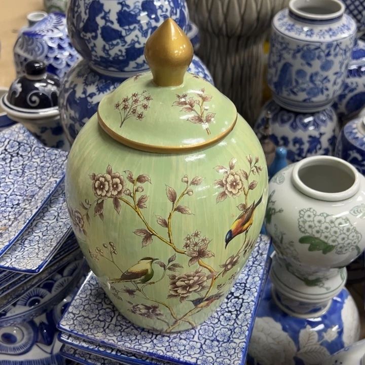 微瑕陶瓶。。。。。。。。。