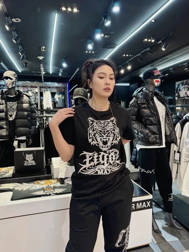 TIGERMAX 新款烫钻T恤男女同款T24111