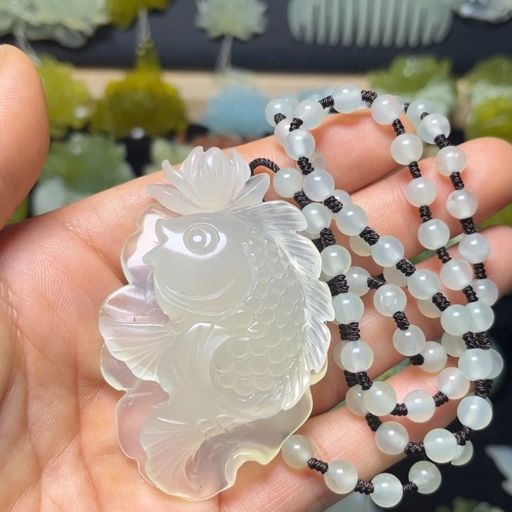 糖***妆蛇纹石玉未镶嵌颈饰