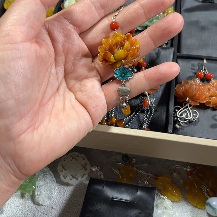 蛇纹石玉耳饰未镶嵌小*姨