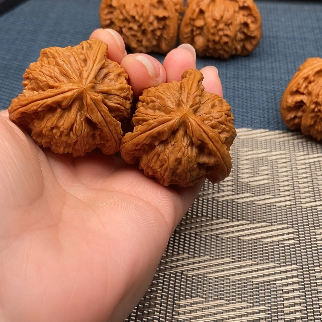 相***沫文玩核桃吊坠三棱