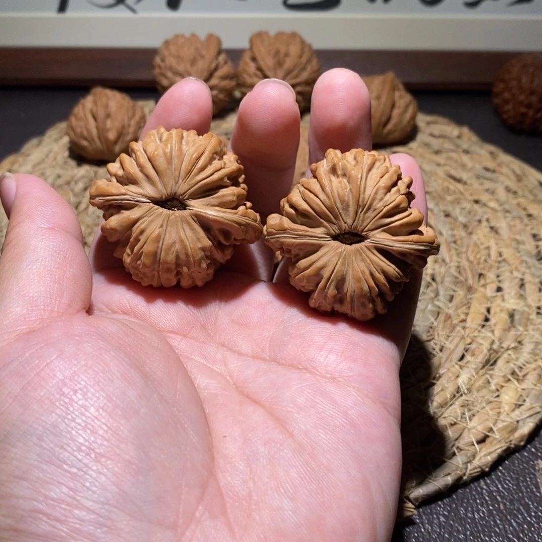 高***爸桃核吊坠44汉高楼