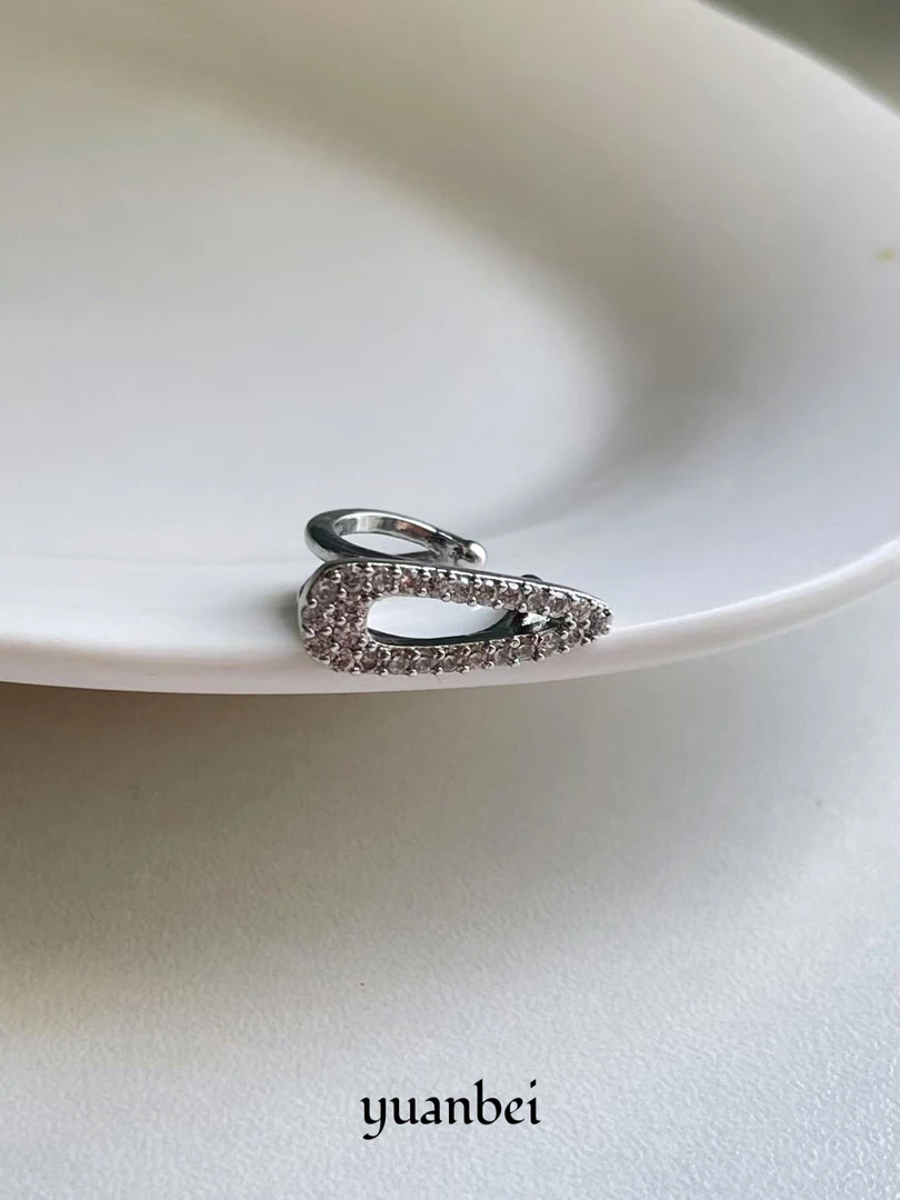 钛钢合成锆石耳饰 小发夹耳骨夹闪锆石ins精致小众设计无耳洞时尚