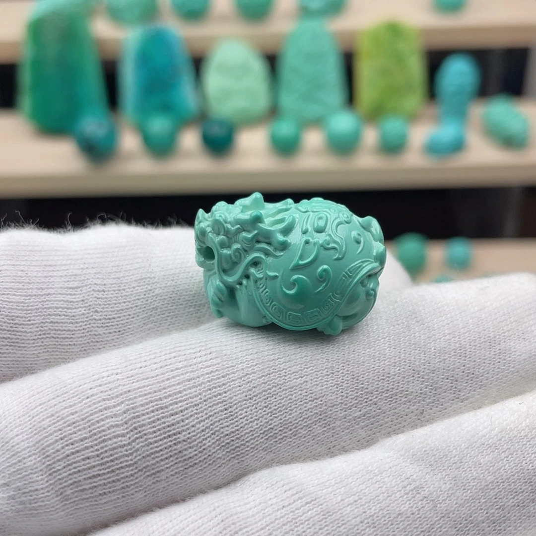 湖北秦古绿料龙归雕件