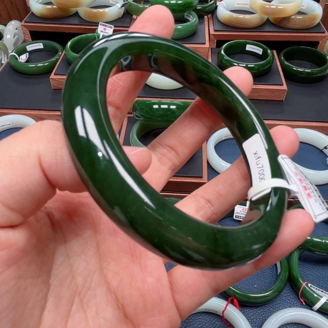 未镶嵌手镯和田玉（碧玉）6061