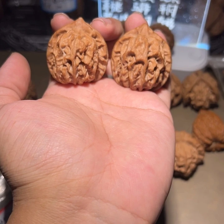 吊坠文玩核桃36.6红皮白霜曹大龙全品