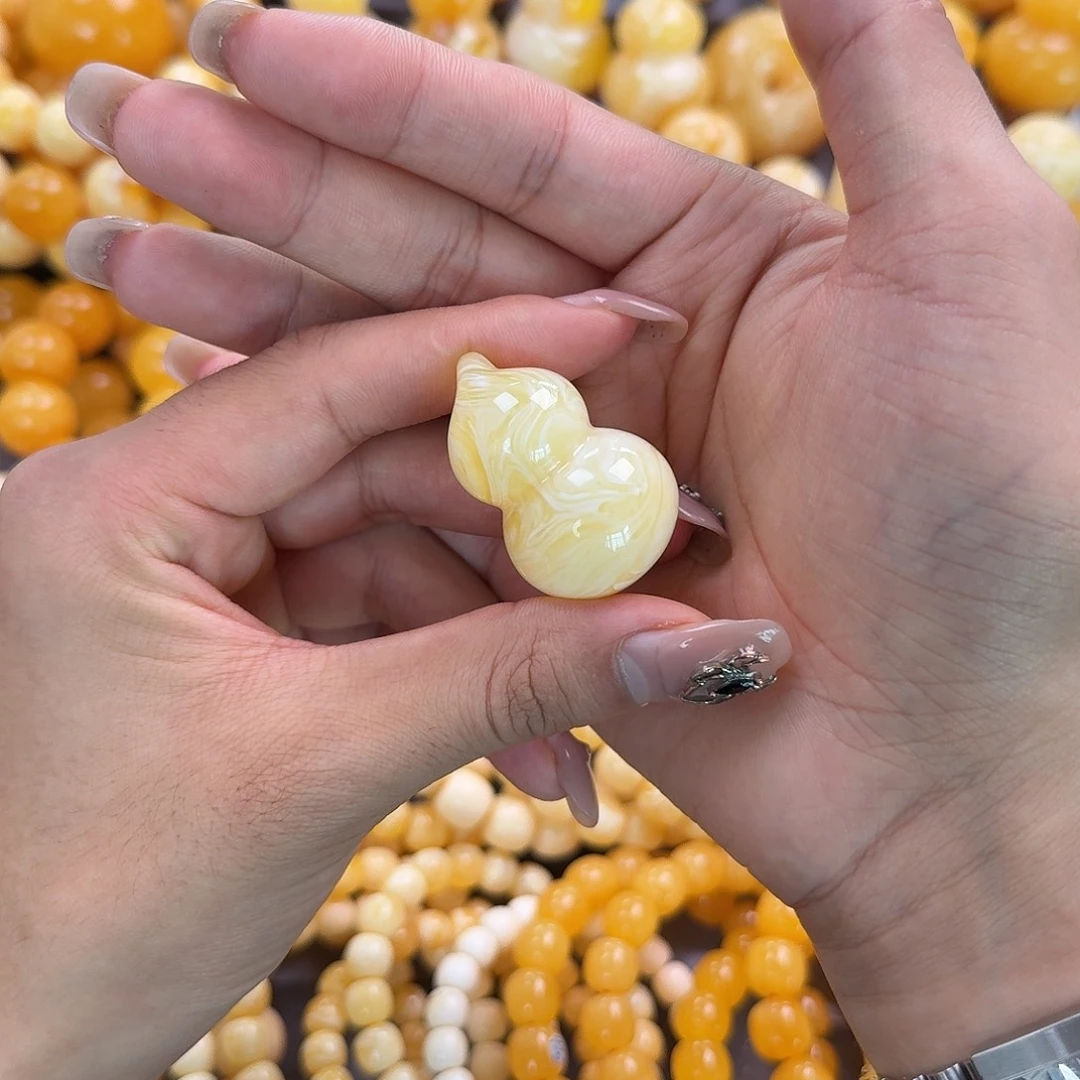 蜜蜡未镶嵌珠宝奇石13.3g