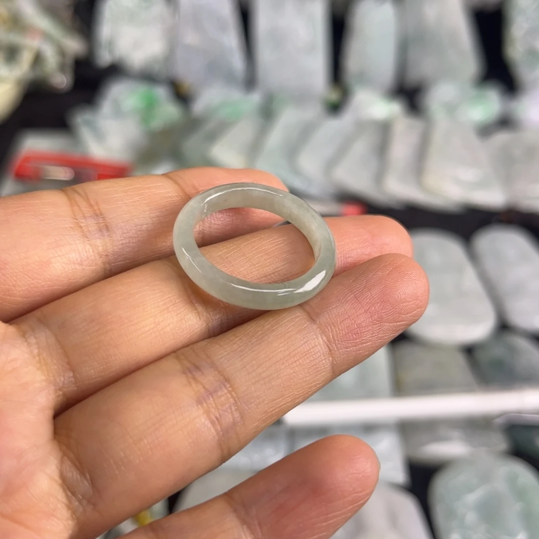 梦***…翡翠未镶嵌吊坠(赠链)