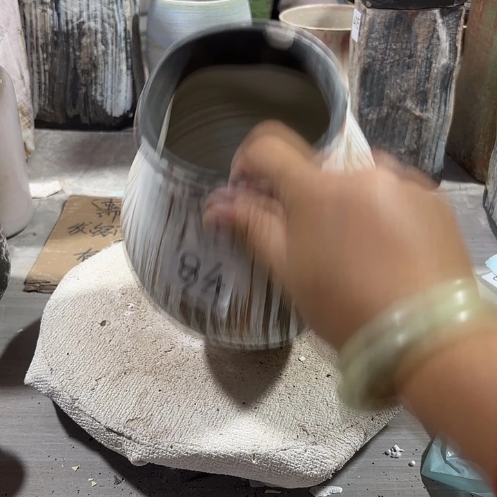 陶摆件高20，口8，无孔，94