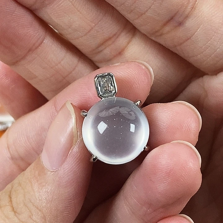 石英质玉合金颈饰