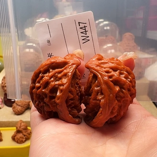 w***了把件文玩核桃文玩核桃三棱四棱蛇头蛇王