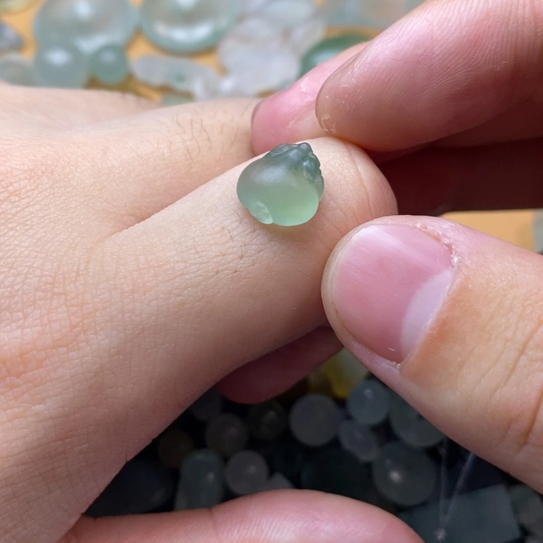 定制翡翠未镶嵌何***方挂件