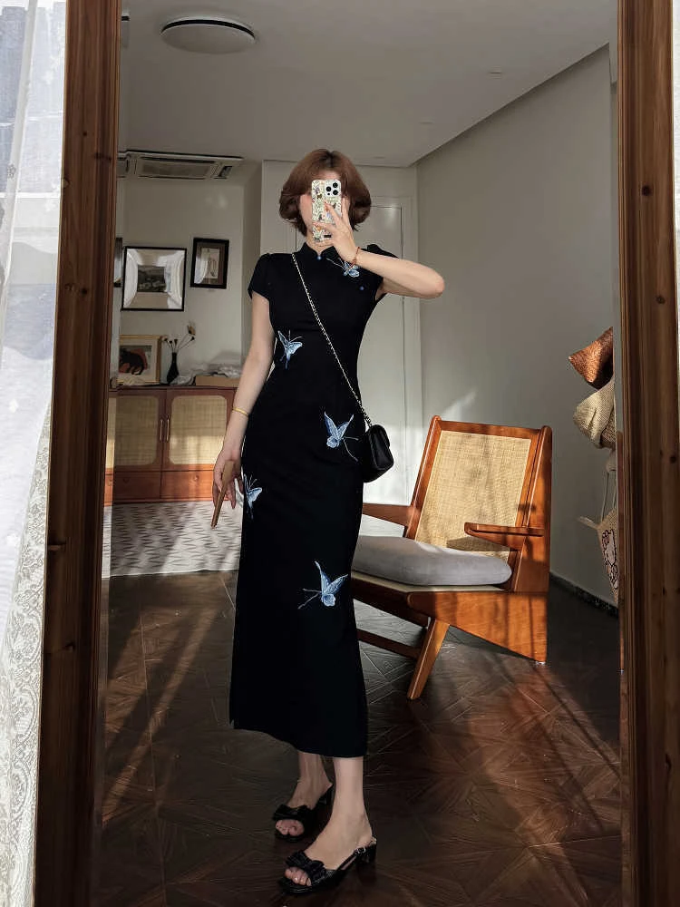 后背网纱蝴蝶2025年夏季新中式日常刺绣气质优雅连衣裙