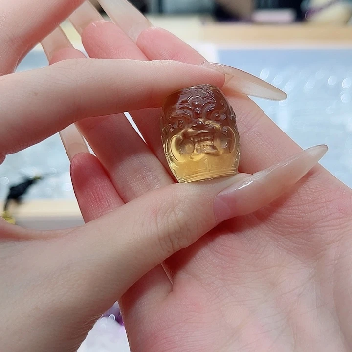 未镶嵌颈饰水晶天然黄水晶护身兽