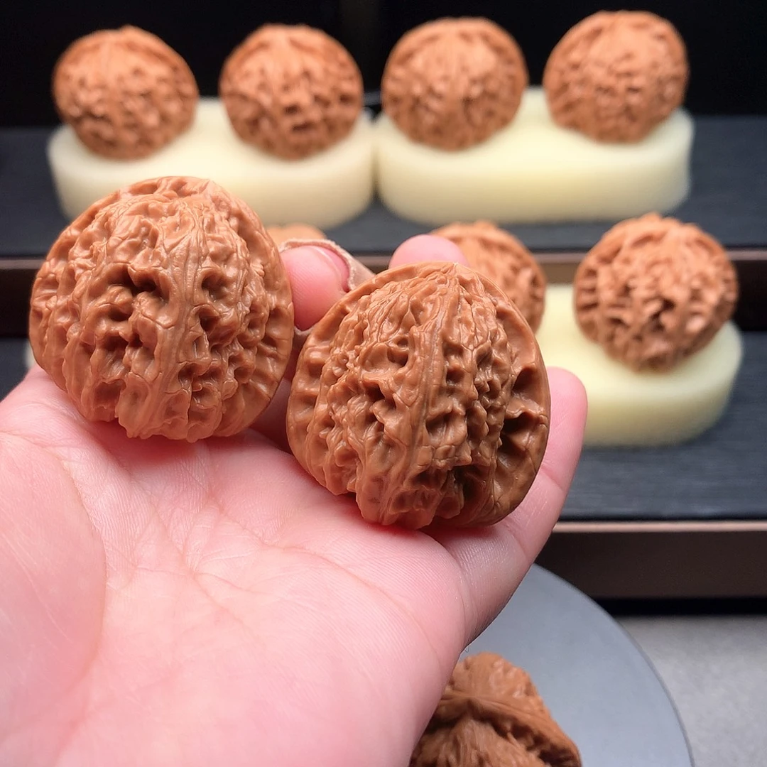 文玩核桃吊坠393号三角白38