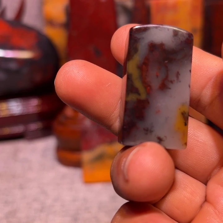 斯***天玉鸡血玉印章一枚