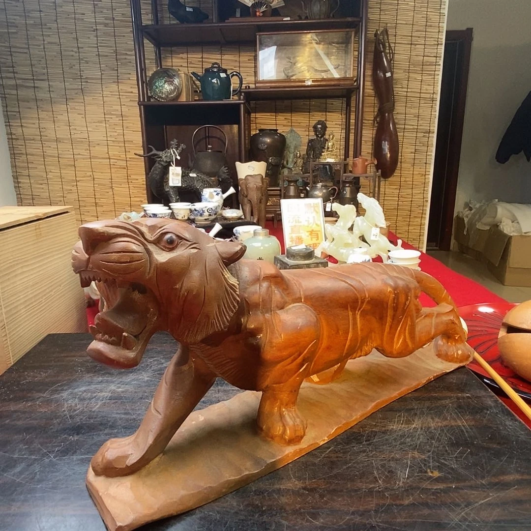 木制老虎摆件一客
