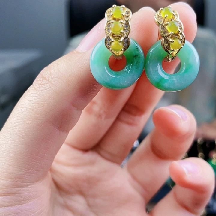 翡翠耳饰未镶嵌饰品