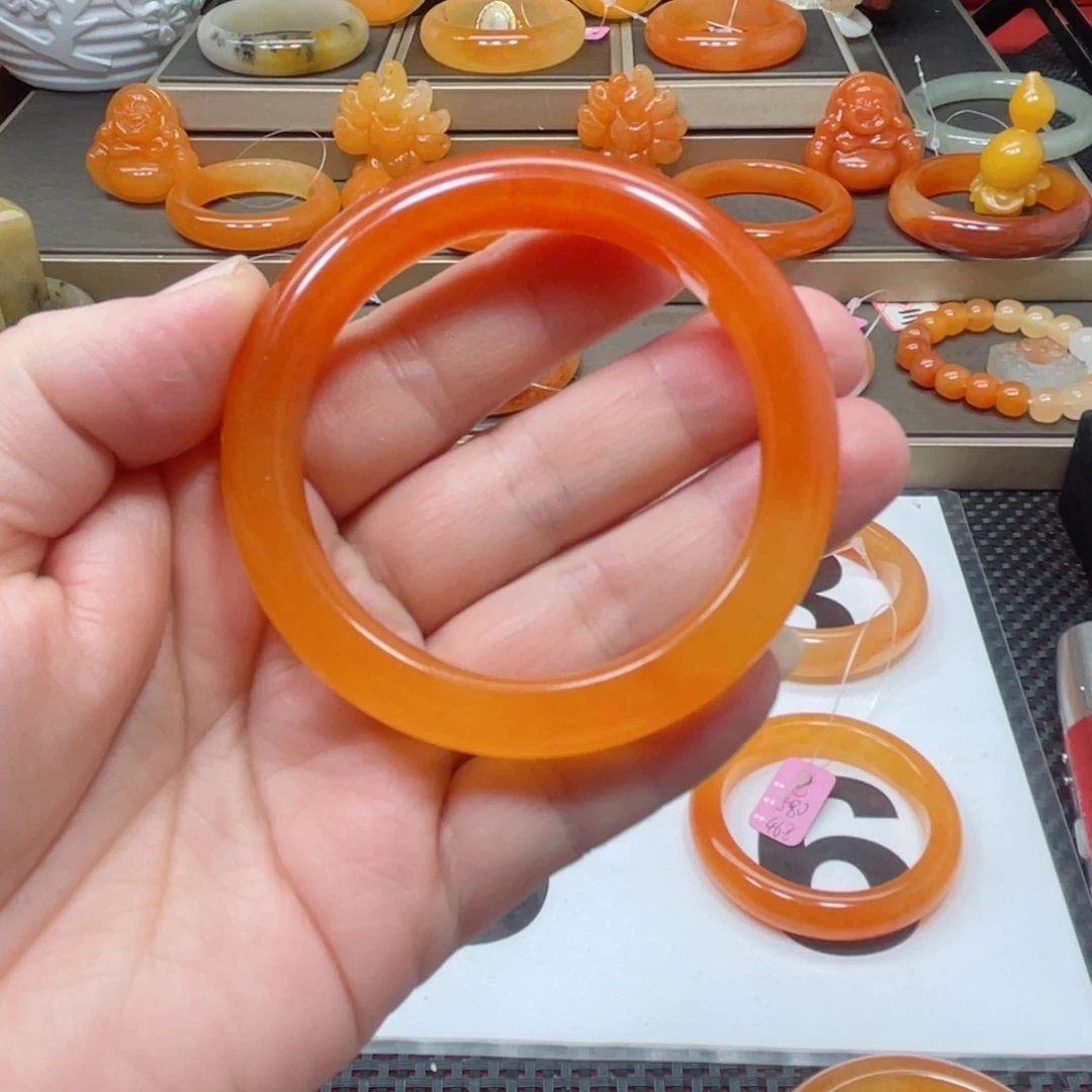 未镶嵌石英质玉（黄龙玉）手镯文**术