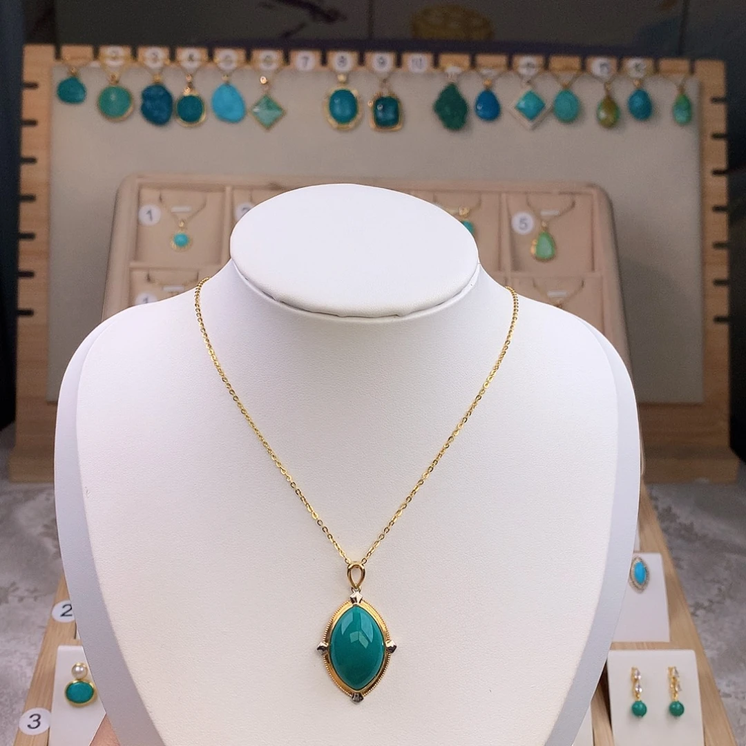 绿松石18K金镶嵌吊坠(赠链)