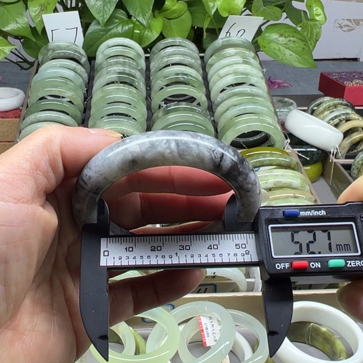 蛇纹石玉未镶嵌手镯41