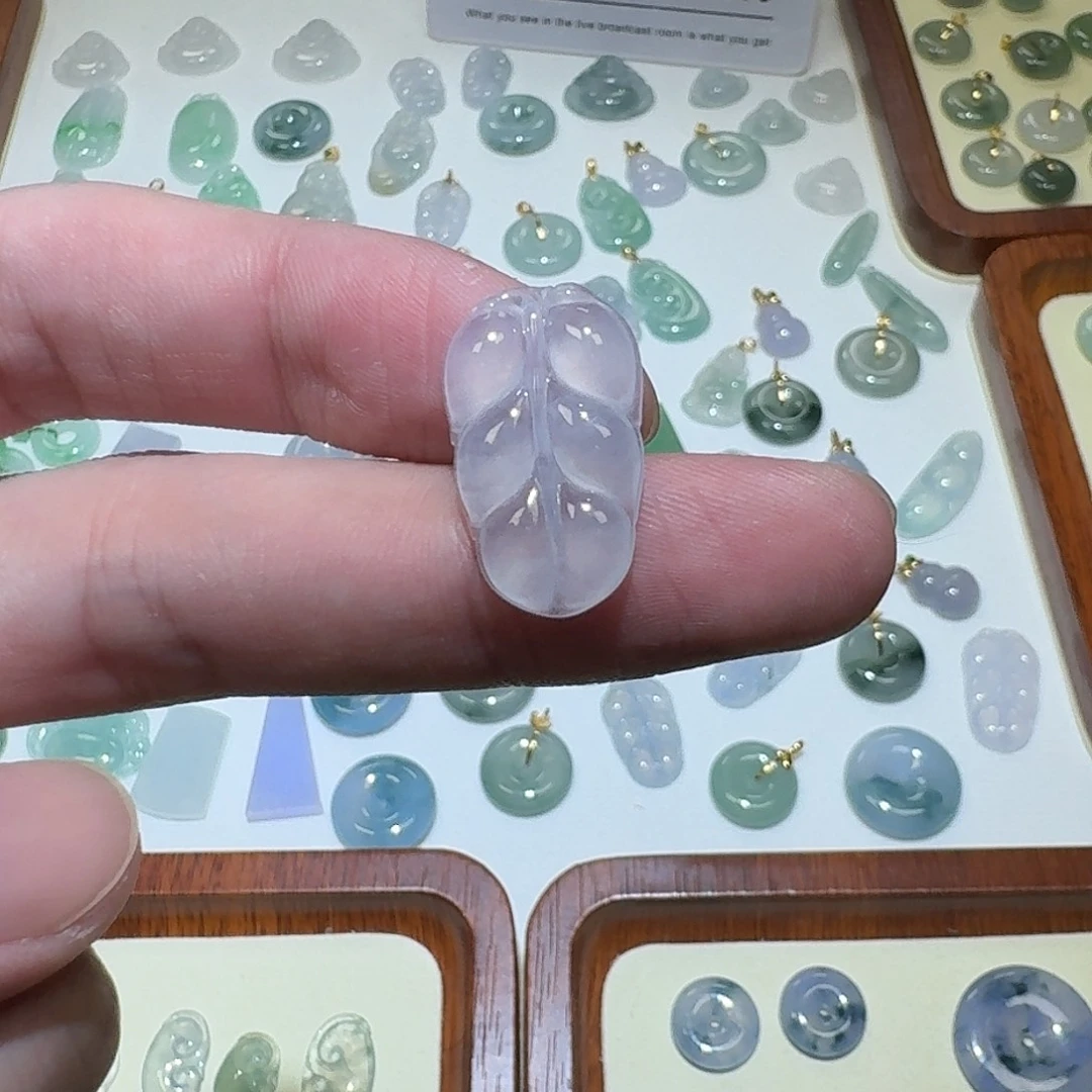 颈饰未镶嵌翡翠叶子