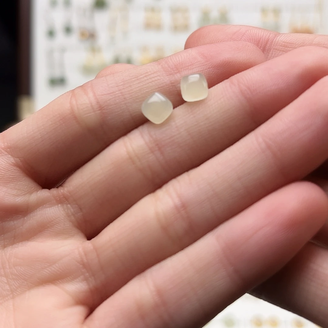 银S925镀金镶嵌和田玉耳饰