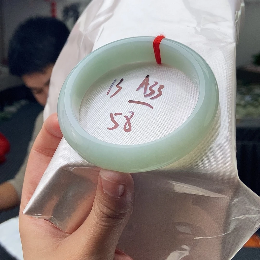 翡翠手镯未镶嵌拍一发一