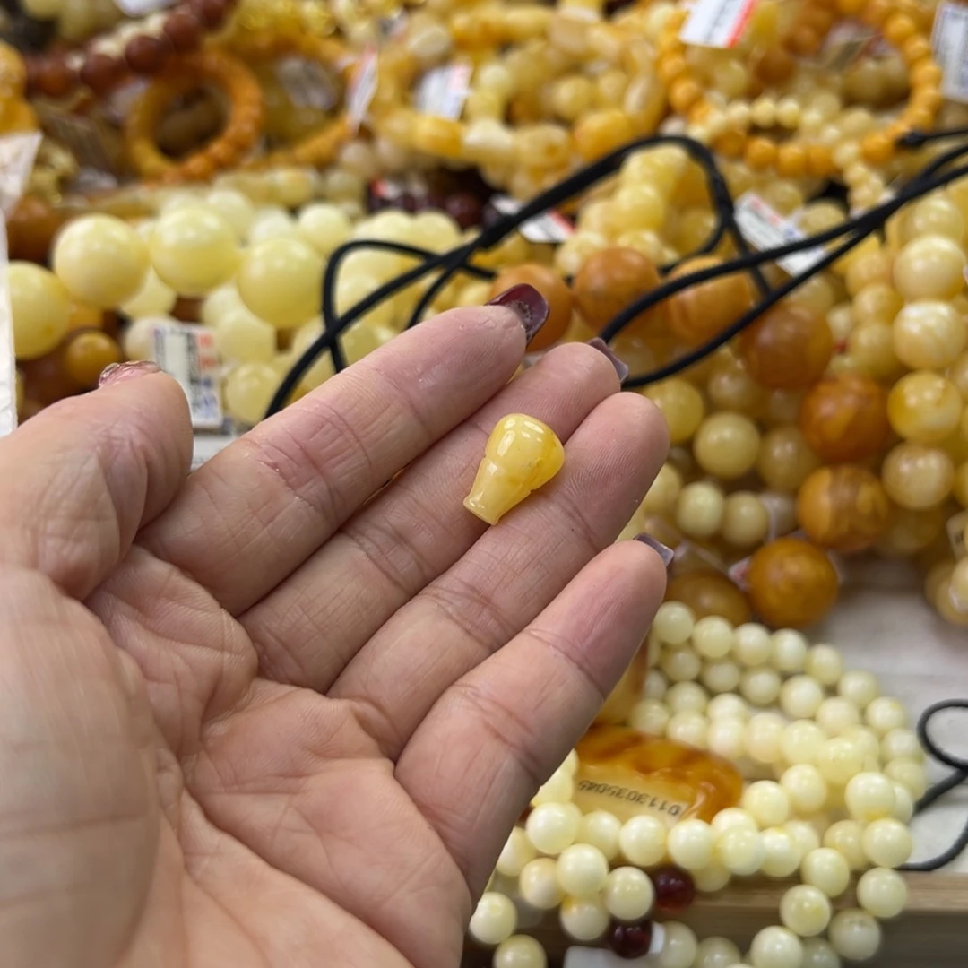 琥珀珠宝奇石未镶嵌