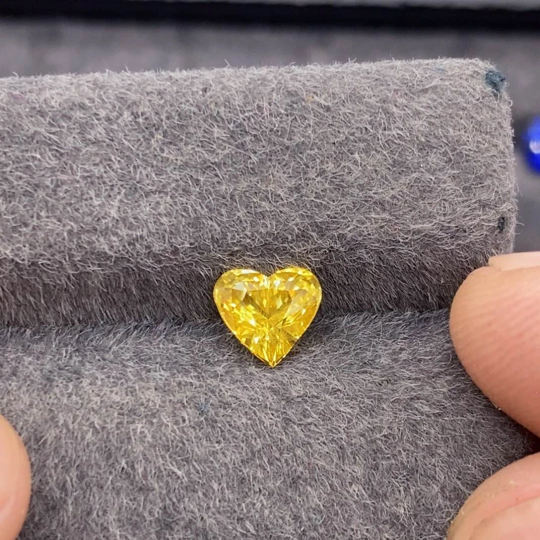 裸石蓝宝石1.57克拉老烧金丝雀黄蓝宝