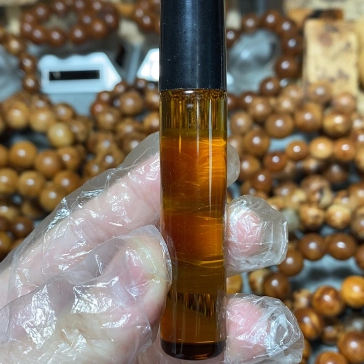 柏木（崖柏）太行崖柏精华油古法压榨法