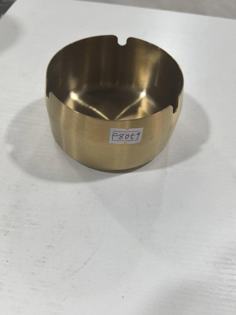 F8059 金色烟灰缸