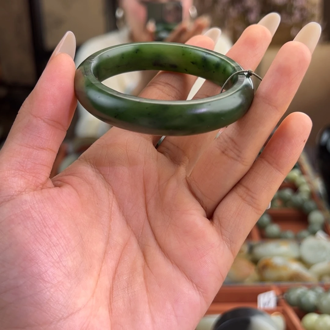 和田玉（碧玉）未镶嵌手镯