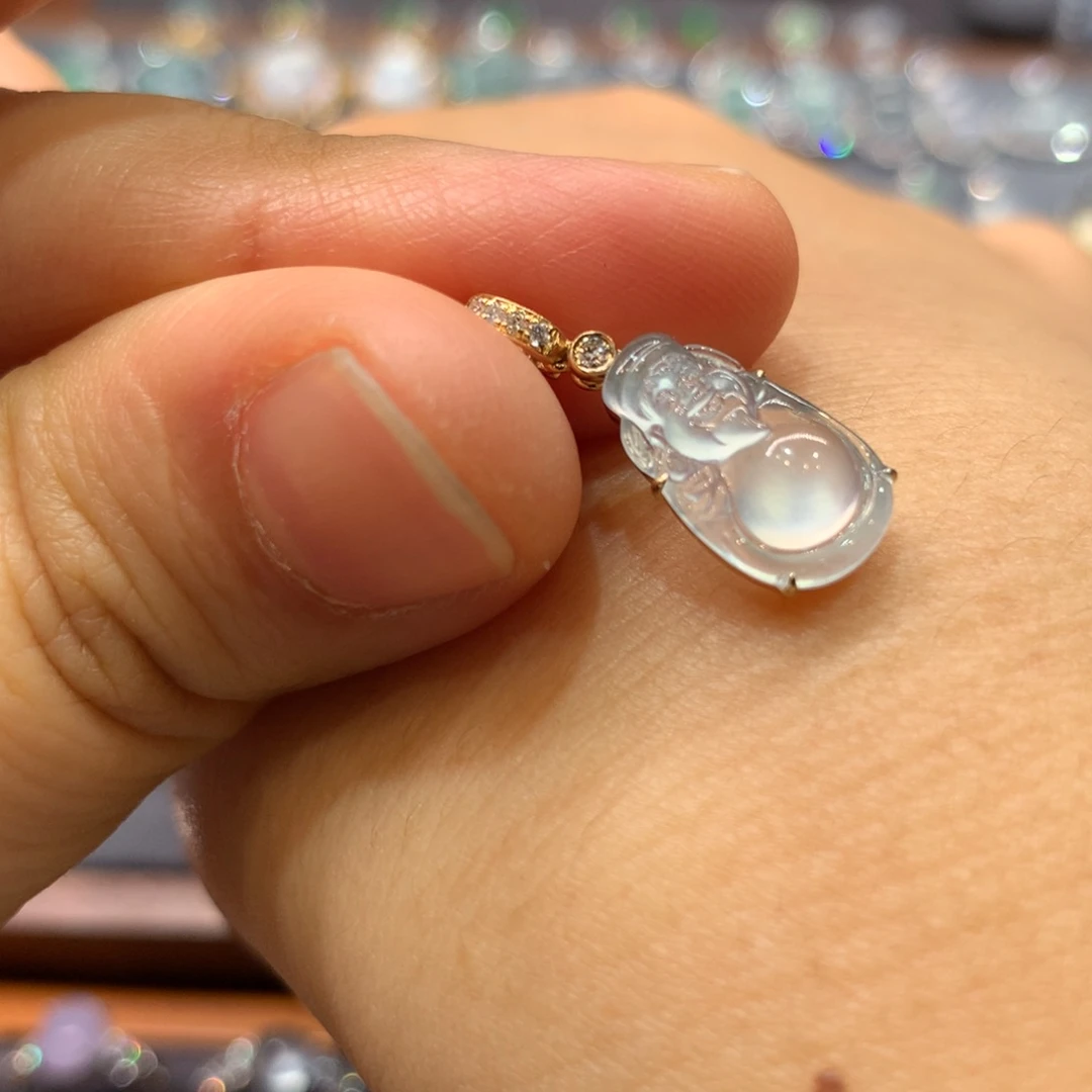 翡翠颈饰18K金镶嵌吊坠