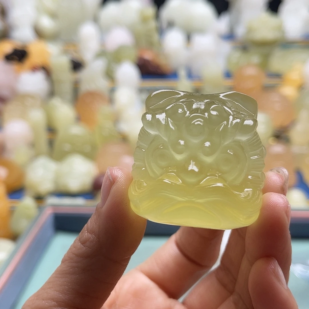 艳***木玉天然桌面小摆件