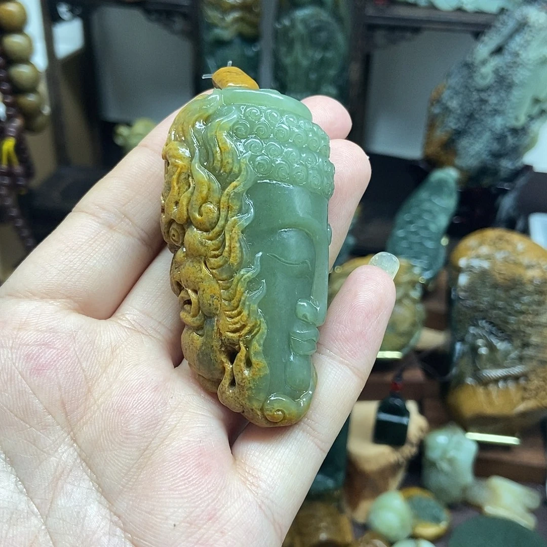 岫岩河磨玉（透闪石质玉）未镶嵌把件圣*使