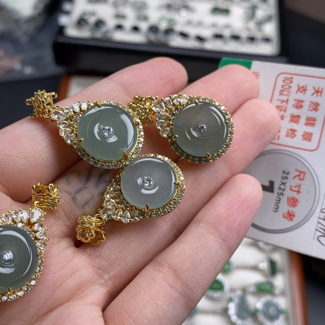 颈饰未镶嵌翡翠翡翠