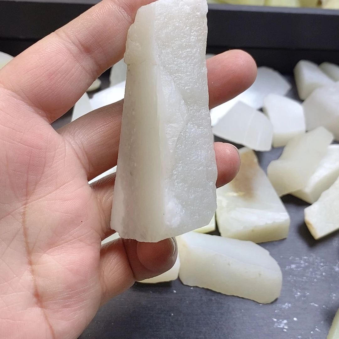 和田玉未镶嵌珠宝奇石