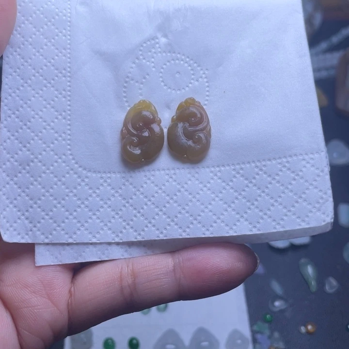 定制翡翠未镶嵌冰黄如意一对